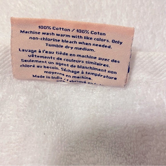 JUICY COUTURE 100% Cotton WHITE Bath Towel 58" x 30" NWOT - Picture 6 of 6